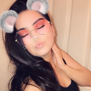 Meet your Posher, Roxanne